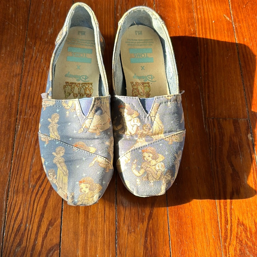 Disney x TOMS Snow White